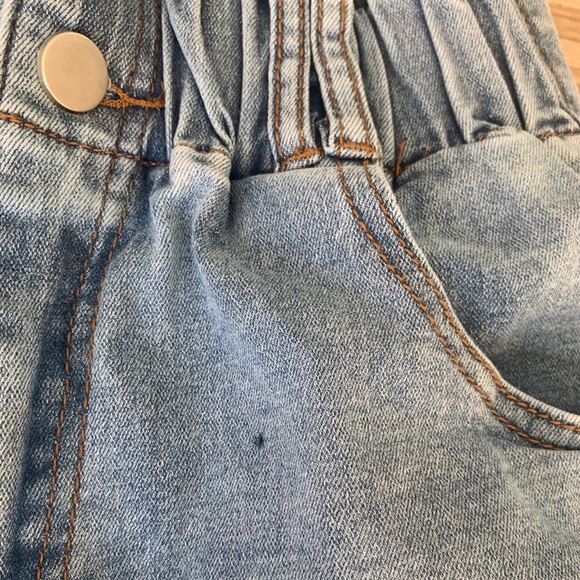 ❤️NWOT Denim jean shorts elastic waist pockets size small - Picture 4 of 5
